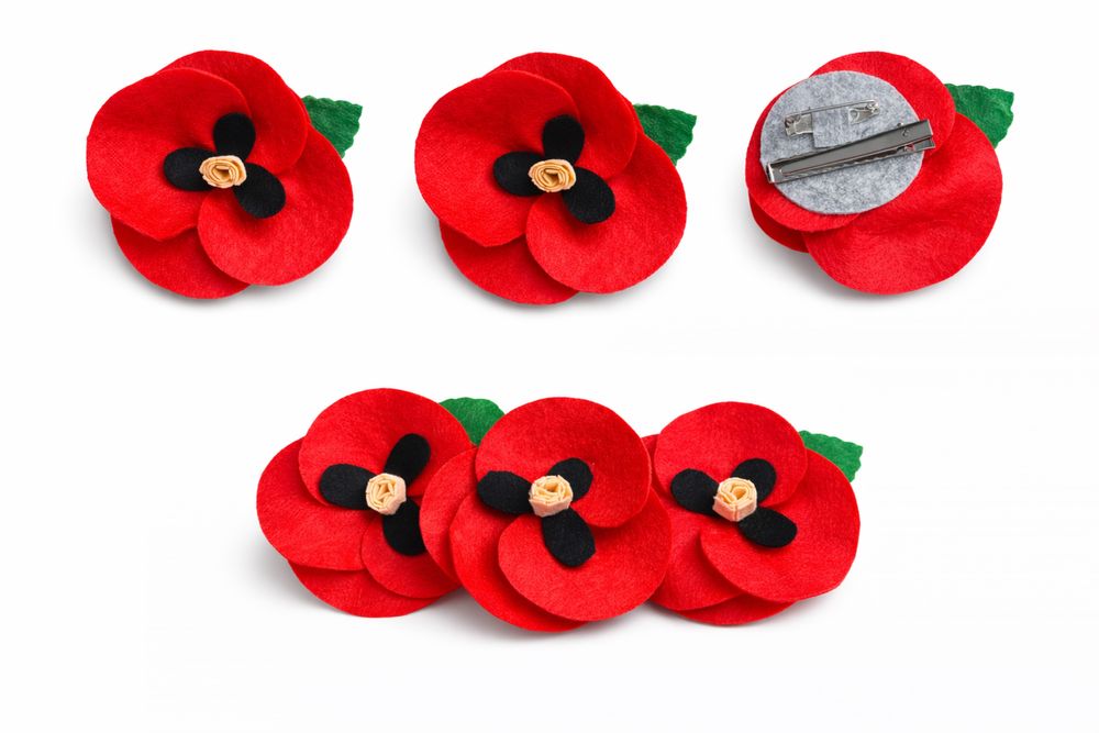 Martisoare handmade tip brosa  set 10 buc