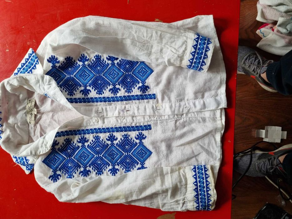 vind ie traditionala dama si copil