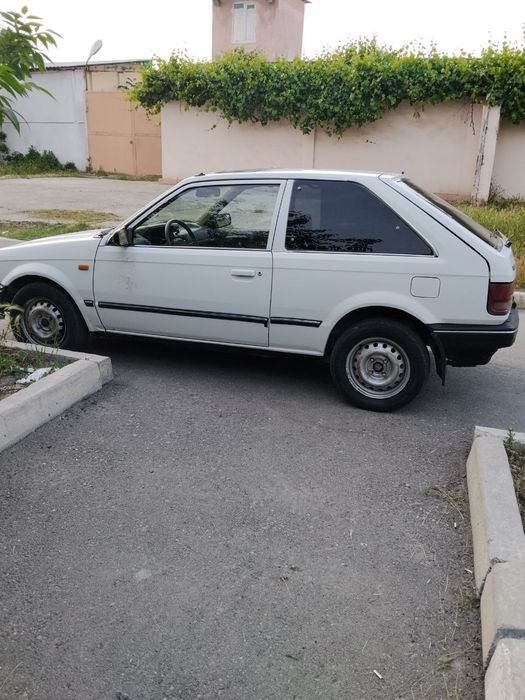 Yaxshi xolatdagi Mazda 323