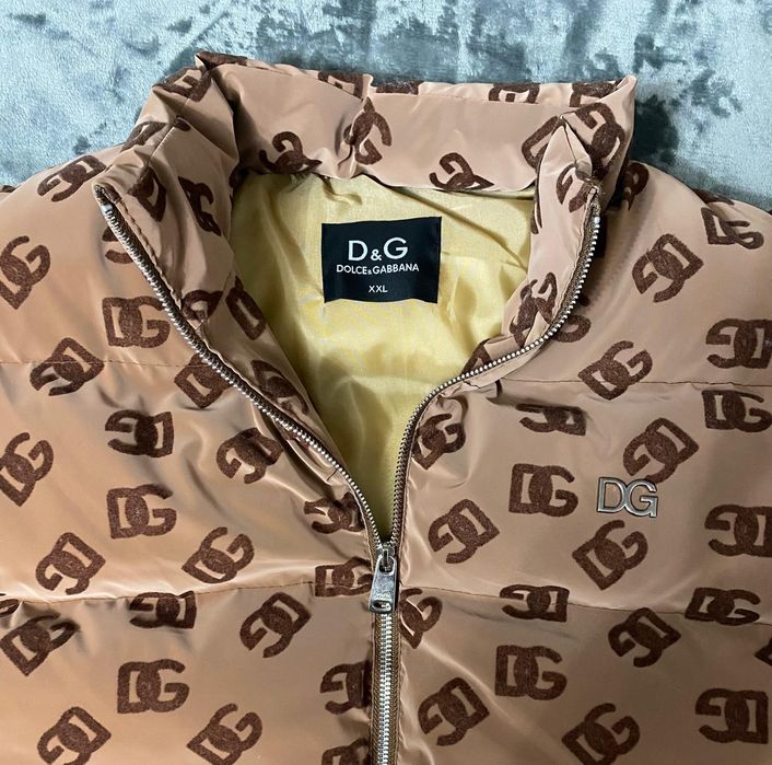 Vând vesta noua de bărbați