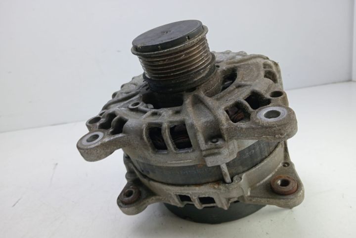 Alternator  03L903024F Volkswagen VW Passat B7