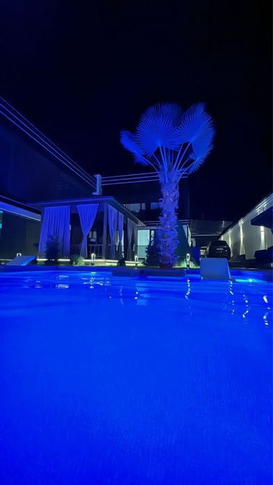 Дача сотилали 5 сотих, 7хона, 1хол, кухня летний и Зимний