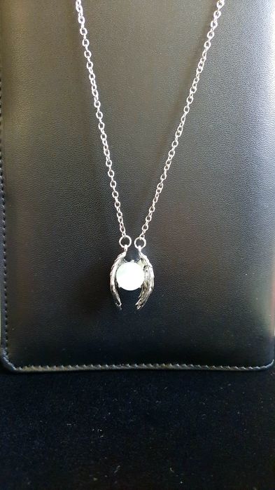 Колиета  "Кралица" и  "Криле"