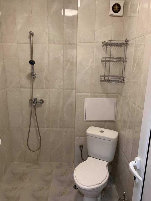 Дава се под наем Двустаен апартамент в Бургас, Сарафово - 50 кв.м за 325 € - Снимка #2