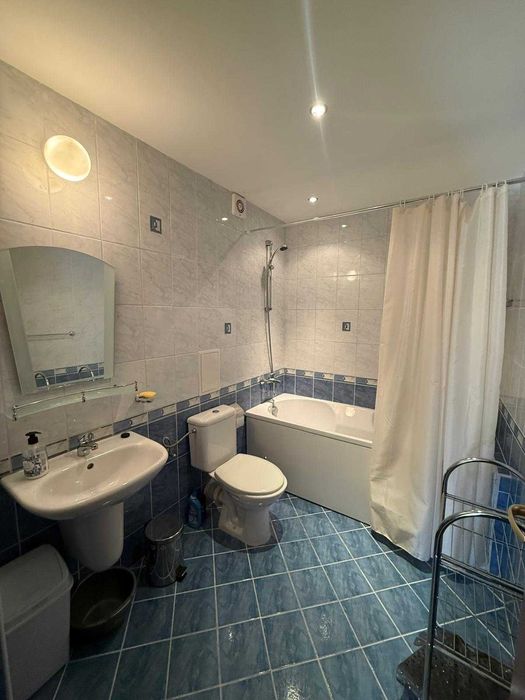 Тристаен апартамент в Обзор