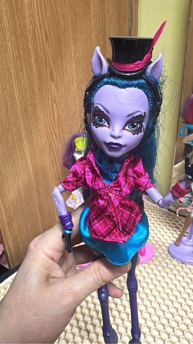 Продам кукол монстр хай!
