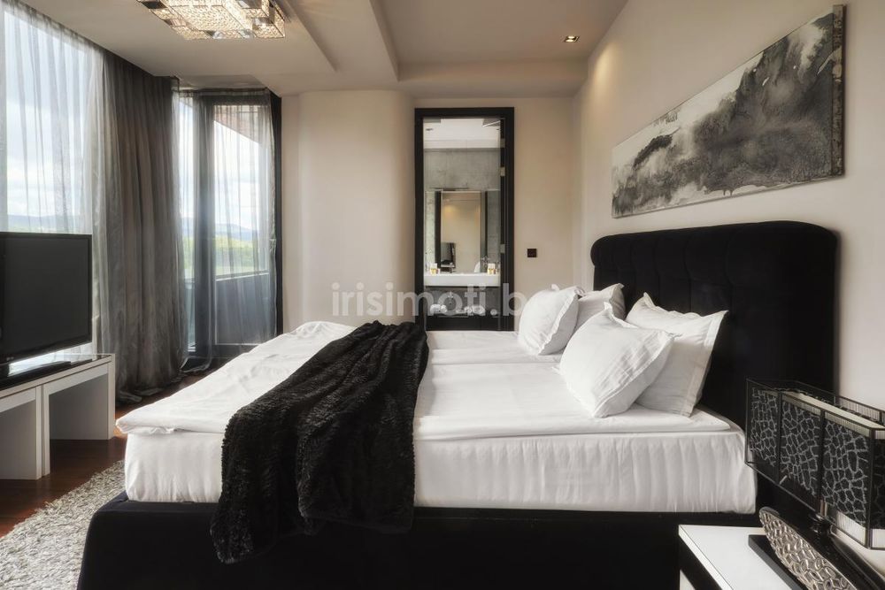 Продава се Четиристаен апартамент в София, Манастирски ливади - 241 кв.м за 1450 €/кв.м - Снимка #2