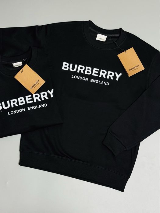 Кофты Burberry.