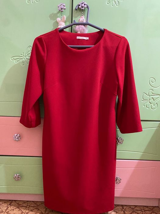 Продам нарядные платья.