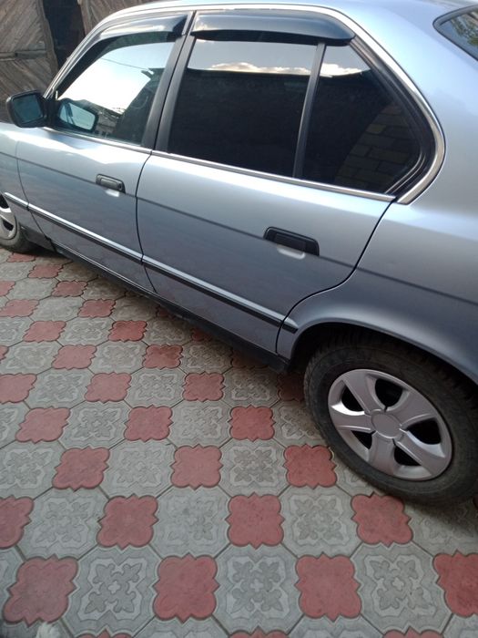 Продаю автомобиль БМВ е34