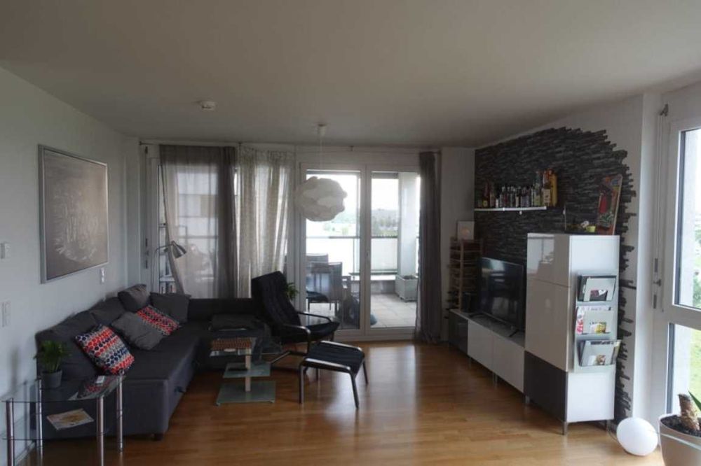 Дава се под наем Двустаен апартамент в София, Център - 65 кв.м за 400.35 € - Снимка #1