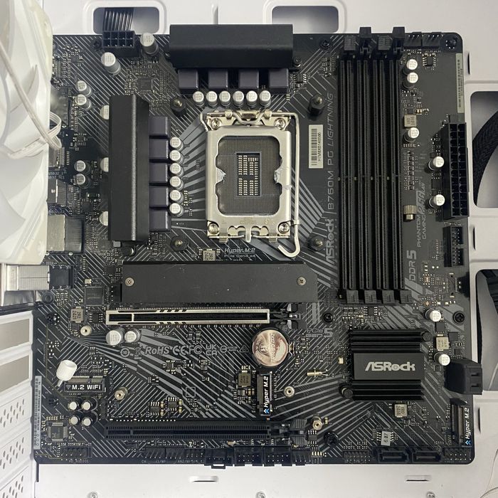 ASRock B760M PG Lightning DDR5