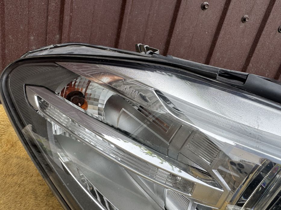 Faruri xenon bmw f10 f11 facelift