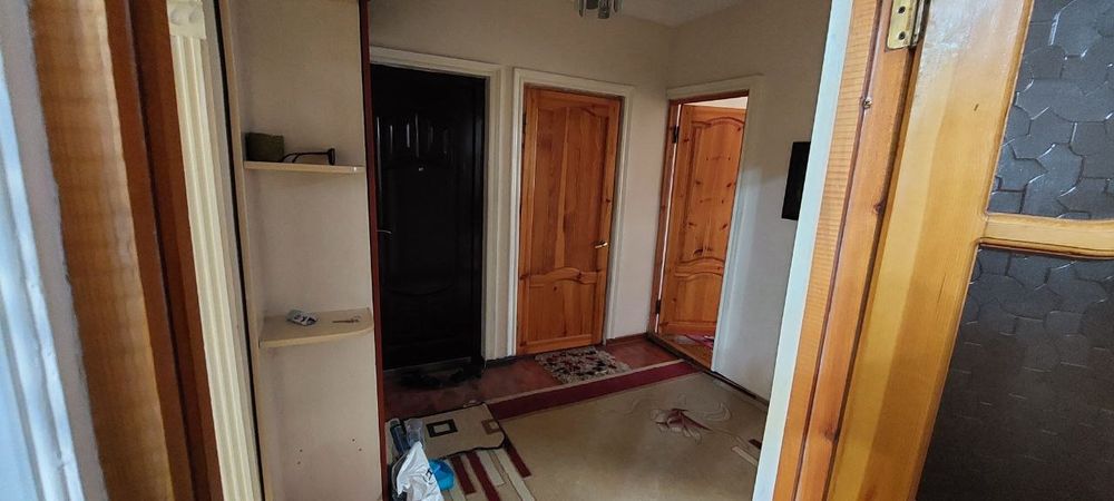 4 xonali Kvartira sotiladi