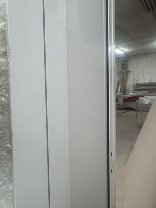 Алуминиева врата с мдф облицовка Нова