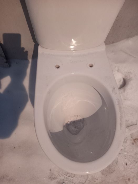 Срочно продам унитаз в отличном состоянии