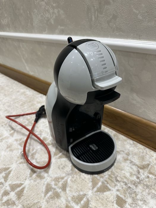 Кофемашина капсульная Delonghi Dolce Gusto