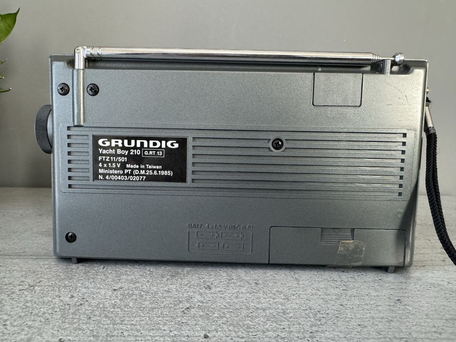 Radio Grundig Yacht Boy 210