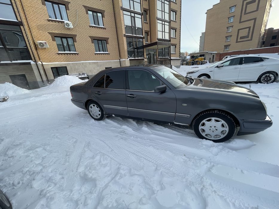 Продам мерседес 210