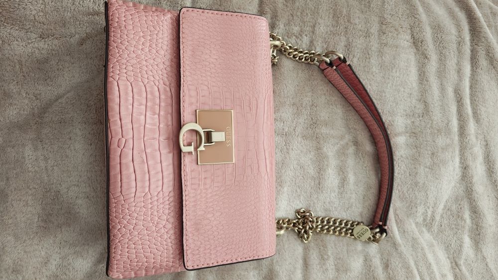 Дамска чанта Guess