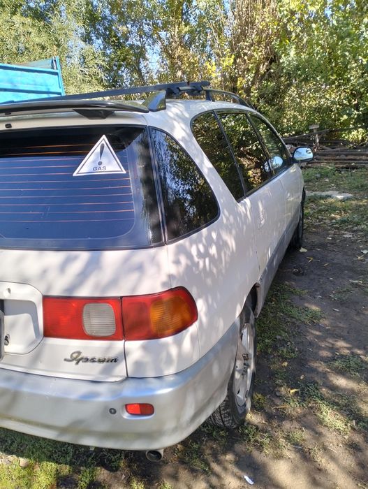 Тойота ипсум сатылады.