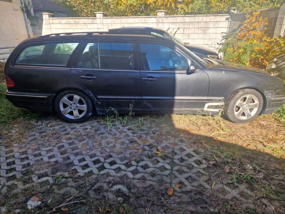 Mercedes-Benz E270