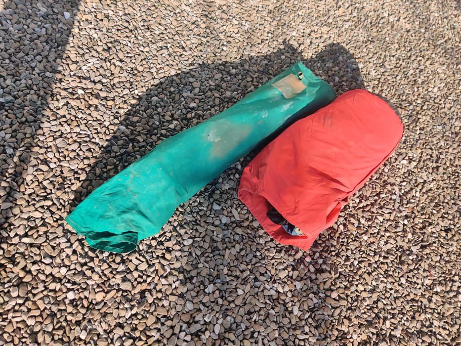 Echipament camping – corturi și saltele gonflabile