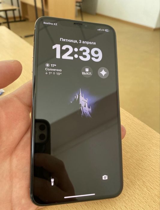 Айфон Хс макс сатылады