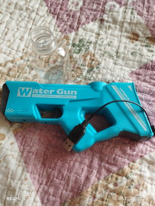 Продам водяной пистолет.