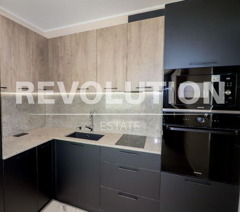 Дава се под наем Тристаен апартамент в Варна, Бриз - 100 кв.м за 1000 € - Снимка #3