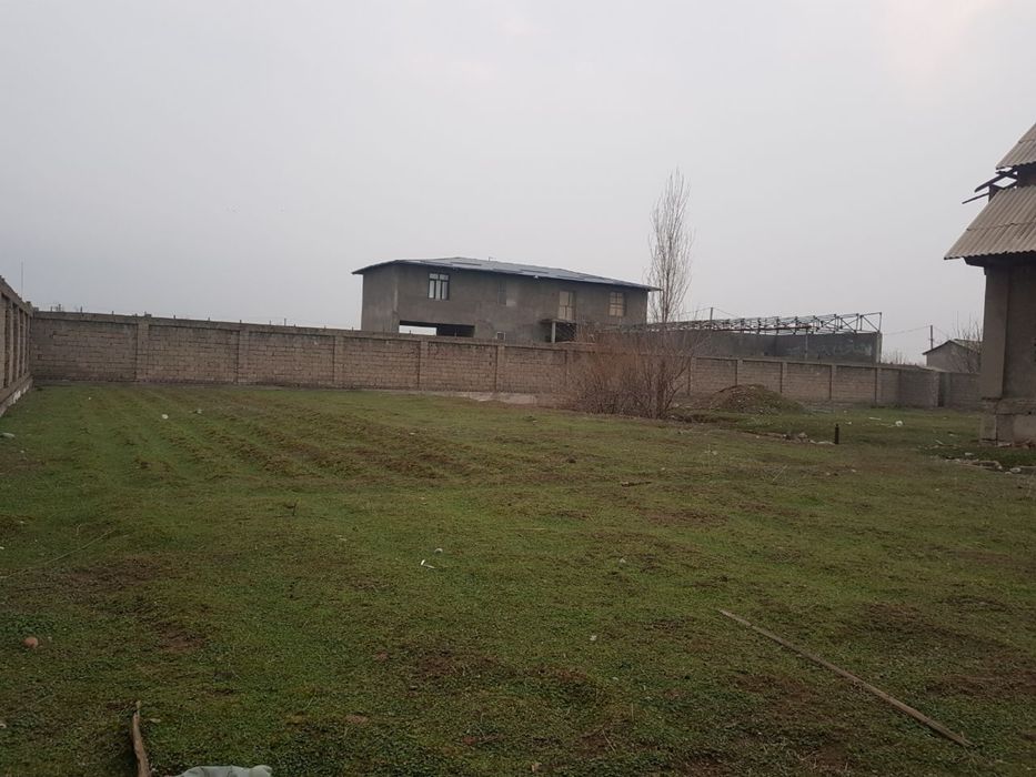 Продается дача под строительство , имеется артизанская вода,газ,свет