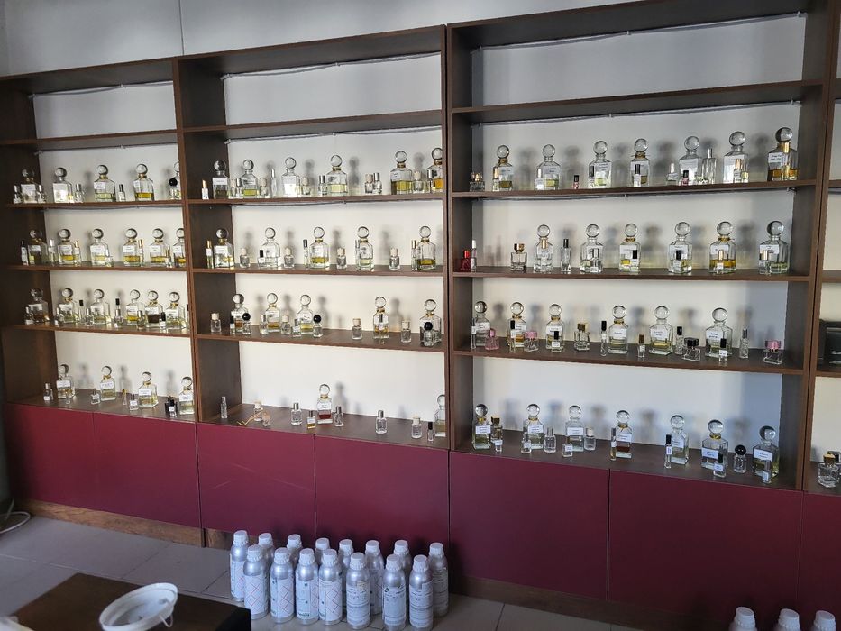 Продам Ветрина (полки)