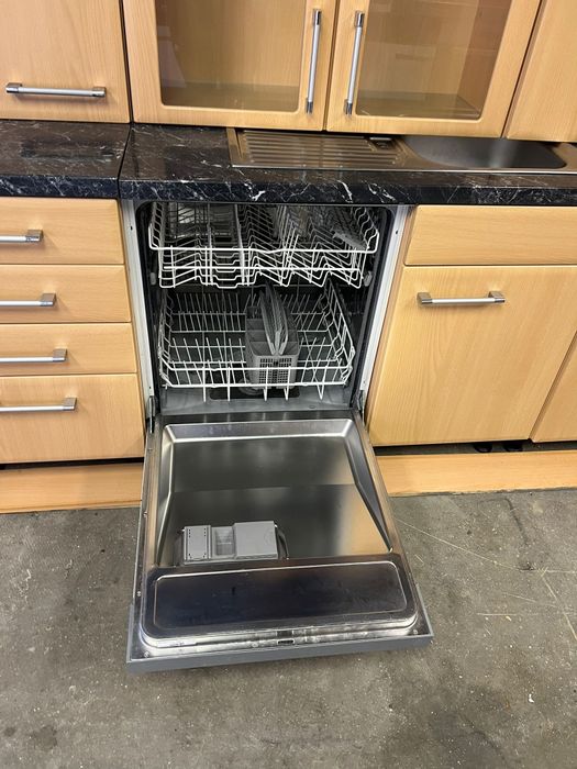 Vand mobila de bucatarie