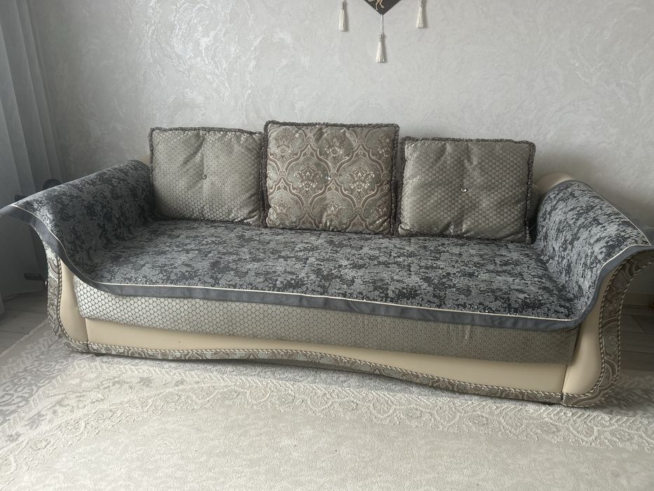 Срочно Продам диван в хорошем состоянии!