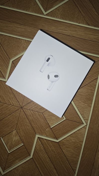 Слушалки AirPods 3