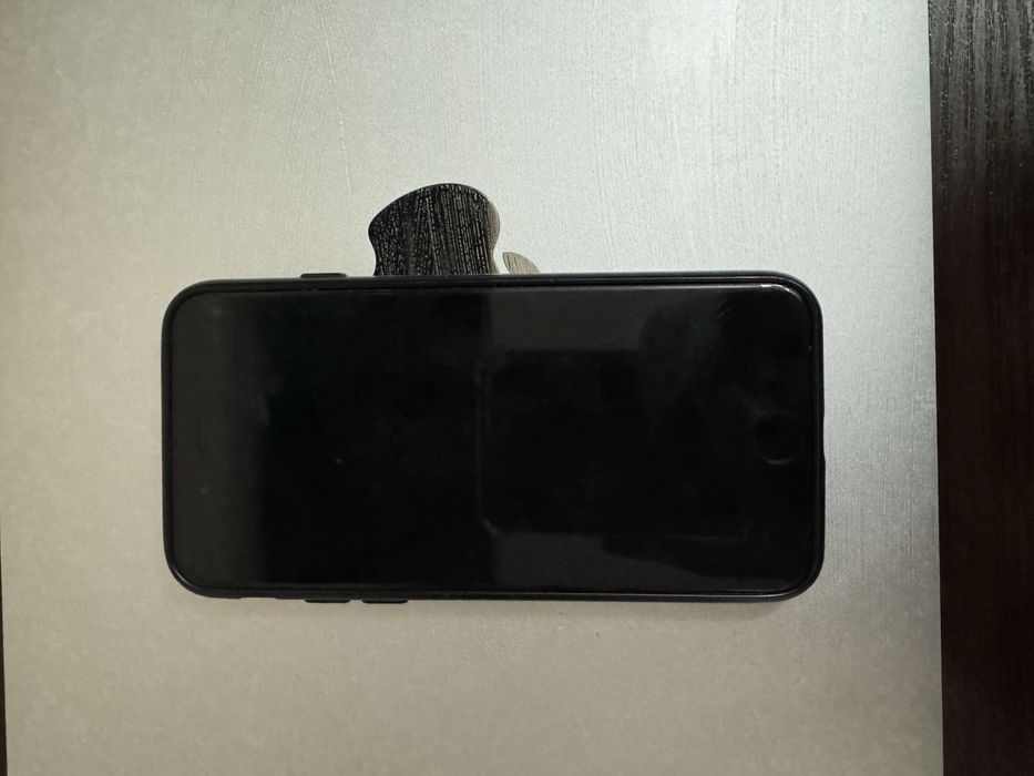 Продам Iphone7.