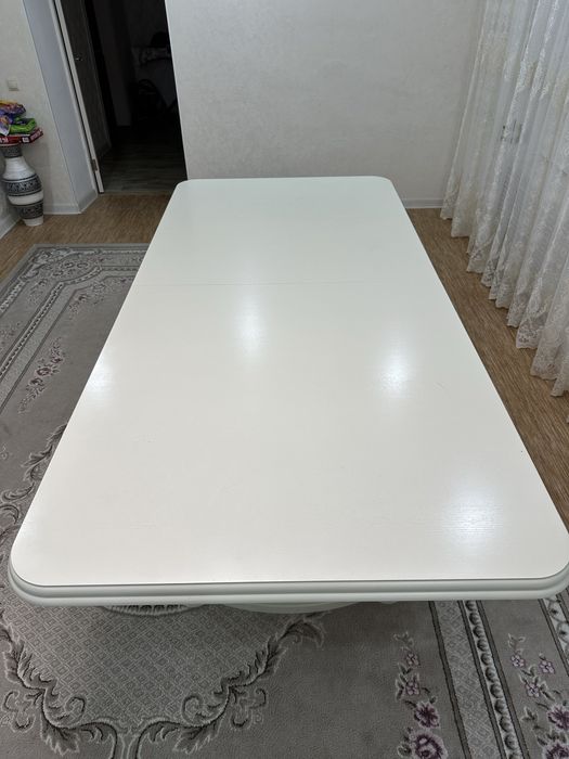 Гостевой стол, в очень хорошем состояний