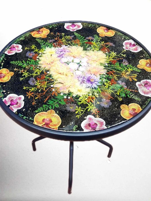 Градинска маса от епоксидна смола