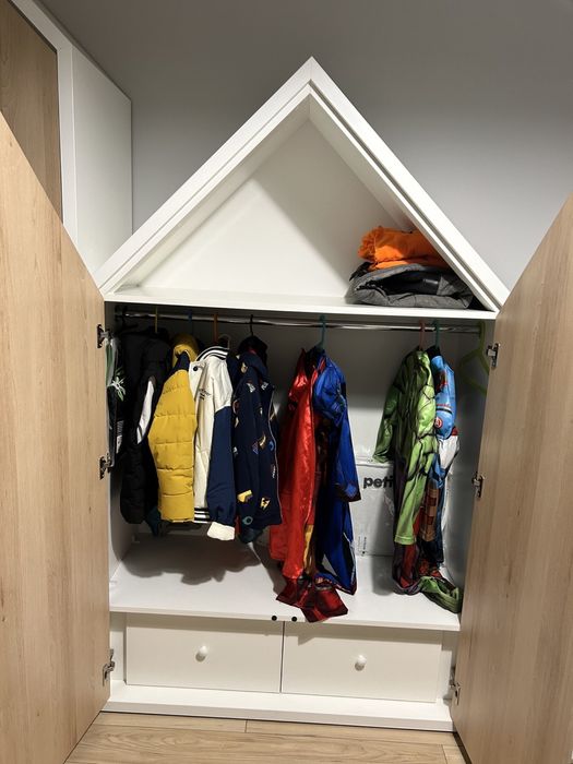 Гардероб за детска стая