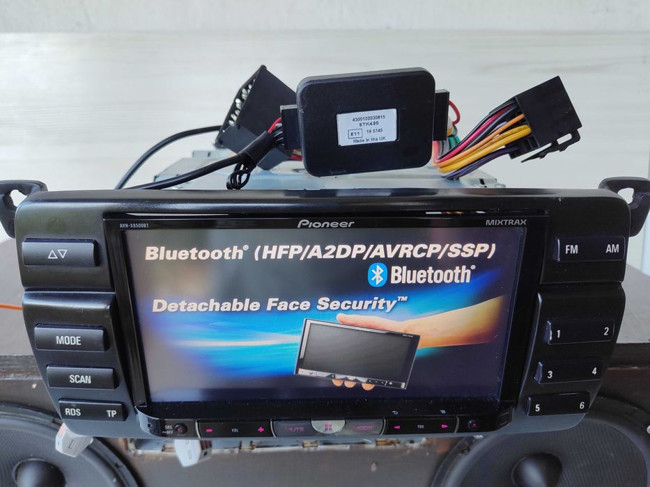 Мултимедия Pioneer AVH-X8500BT – Пълен комплект за БМВ Е46 с М волан