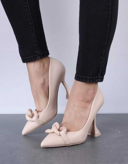 Туфли на каблуках