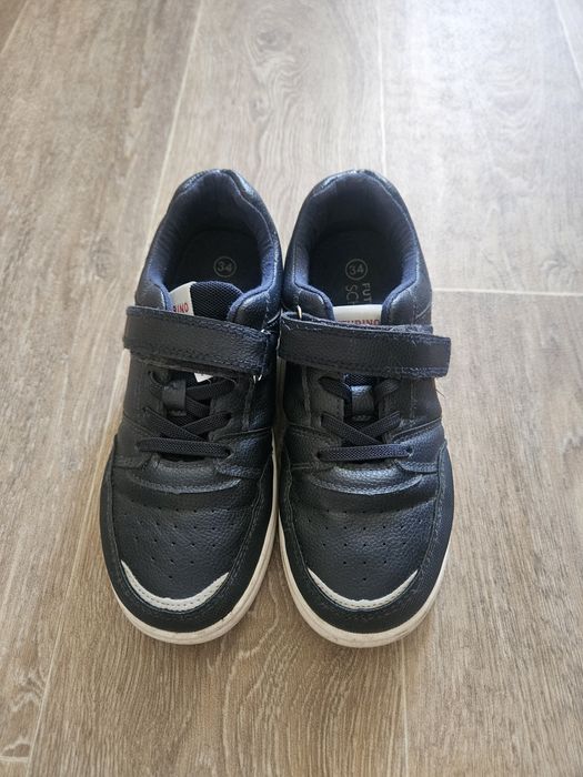 Продам кроссовки, туфли на мальчика