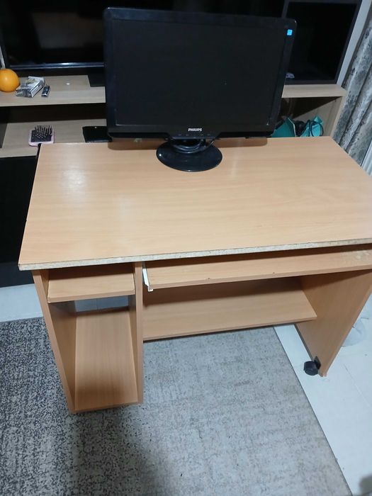 Birou calculator si monitor(si separat)