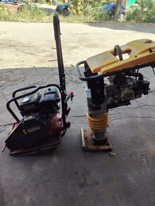 Продам виброплиту Алтеко виброногу