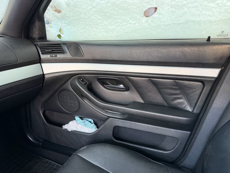 Interior electric // plafon negru// trimuri aluminiu bmw e39