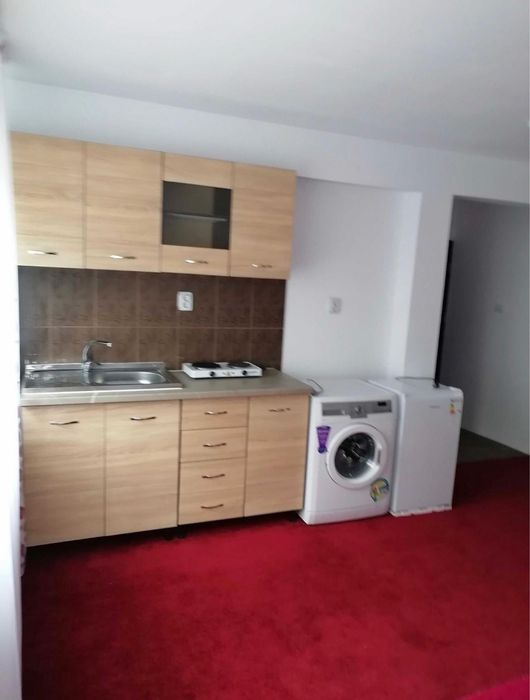 Închiriez garsonieră zona 2 Babe(lângă centrul medical Irina)