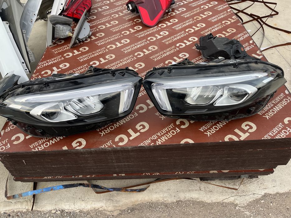 Фар Mercedes A Class W177 3 броя ляв и 1 брой десен
