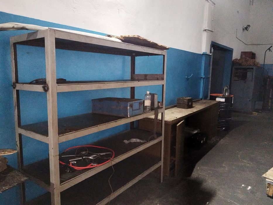 Стапель,стол-инструментальный, стеллаж.