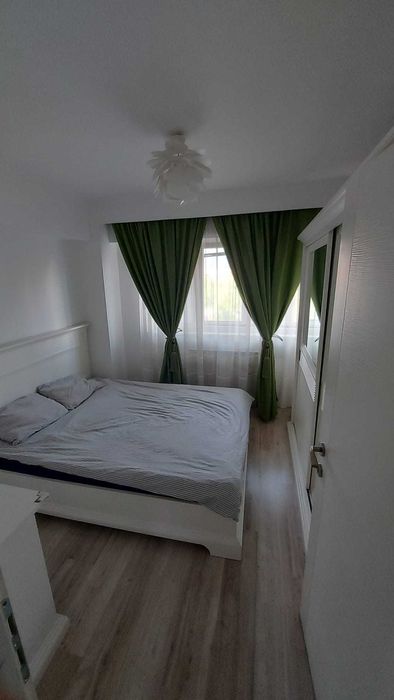 Apartament 3 camere de inchiriat ultracentral, etaj 3 cu lift