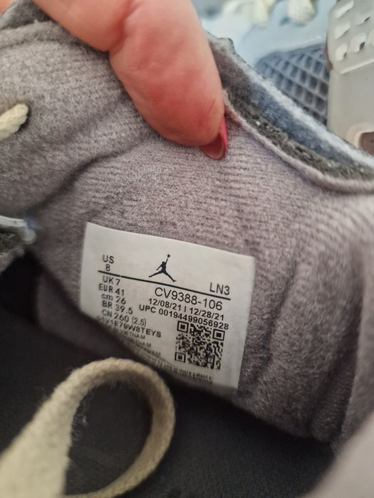 Лимитиран модел NIKE JORDAN RETRO 4 & OFF WHITE , номер 41 ви